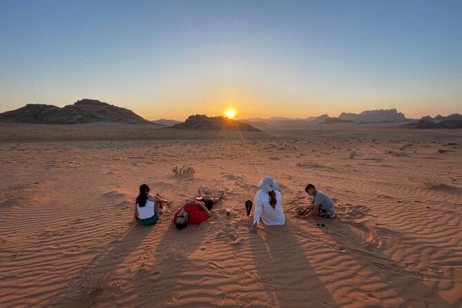 2 Hour Jeep Tour (Morning or Sunset) Wadi Rum Desert Highlights - Morning light or a sunset finish
