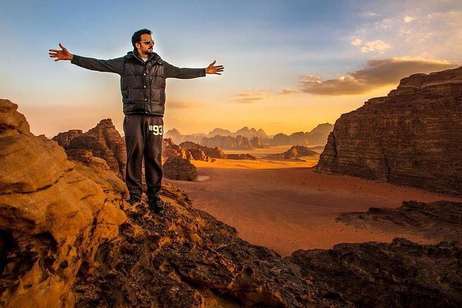 2 Hour Jeep Tour - Wadi Rum Desert & Canyon - Walking the red sand at Al Ramal