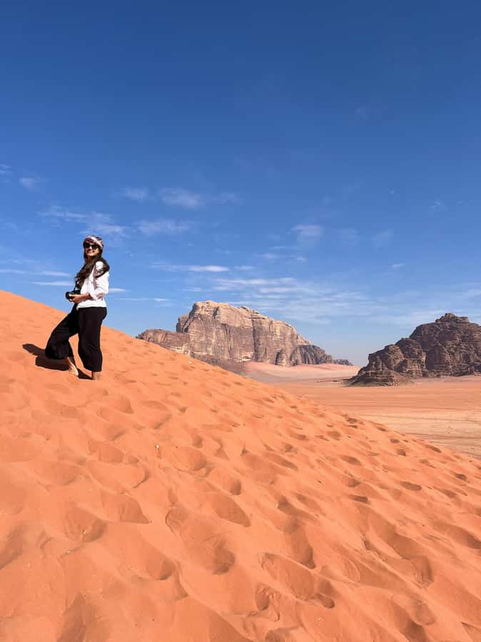 2H Jeep Tour Morning or Sunset Wadi Rum Desert Highlights - Khazali Canyon and ancient inscriptions