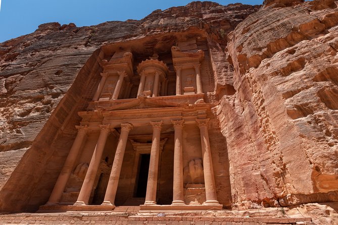 3-Day Group Tour to Petra, Wadi Rum and northern Jordan from Amman/Dead Sea - Petra on Day 2: a guided first look
