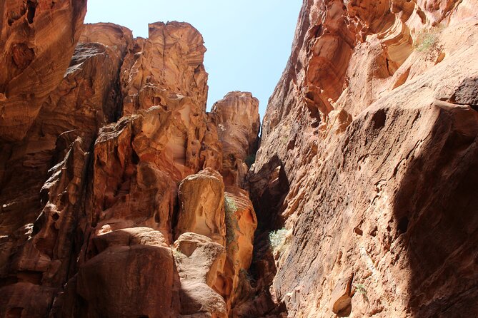 3-Day Tour to Petra, Wadi Rum, Karak, Mujib, Aqaba, and Dead Sea - Petra: allow energy for the Siq and the monuments beyond