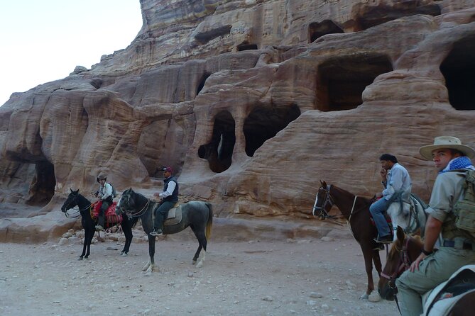 3 Hour Horse Riding Adventure around the Petra Area - Meeting the Arabian horses