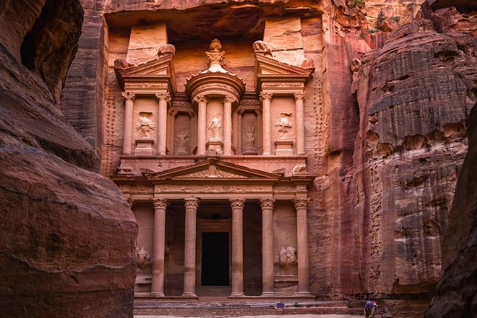 4-Night Private Jordan Classic Tour: Petra, Dead Sea, and Wadi Rum - Hotels, meals, and the rhythm of the days