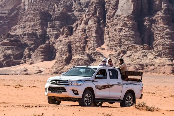 4x4 Full-Day Desert Tour - Khazali Canyon and the value of a short hike