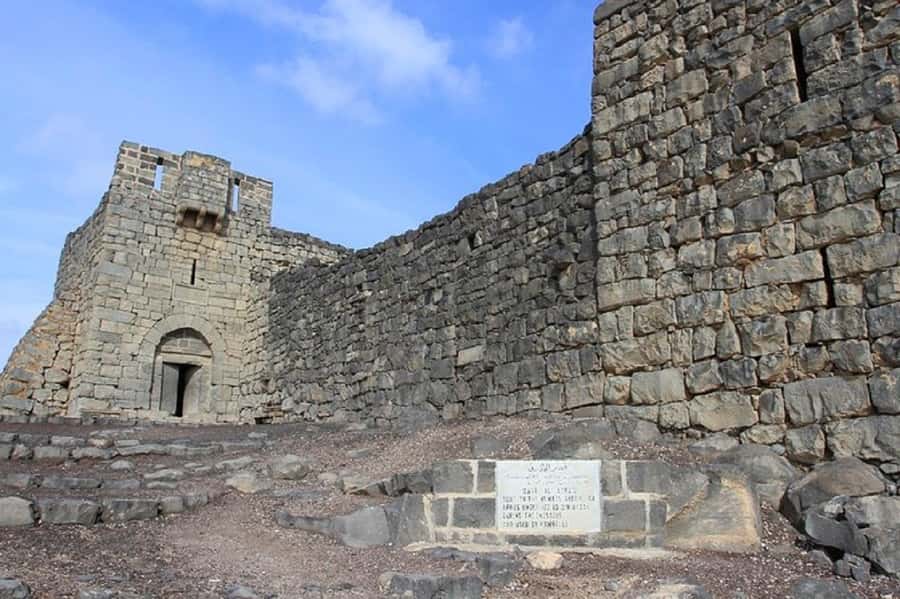 Amman - Desert Castles & Azraq Wetland Reserve Full Day Trip - The long approach to Jordan’s eastern desert