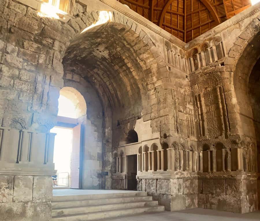Amman Heritage Tour: Street Food, Local Culture & Art - Art, old signs, and Amman’s creative side