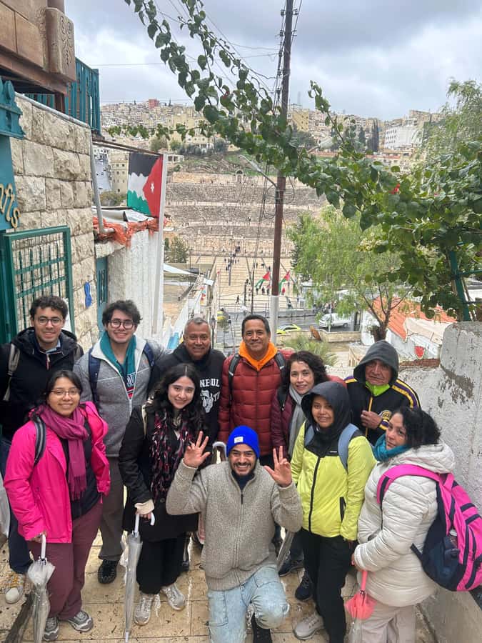 Amman: Hidden Gems & Underground Local Neighborhoods Tour - Markets, bazaars, and buying Jordanian goods
