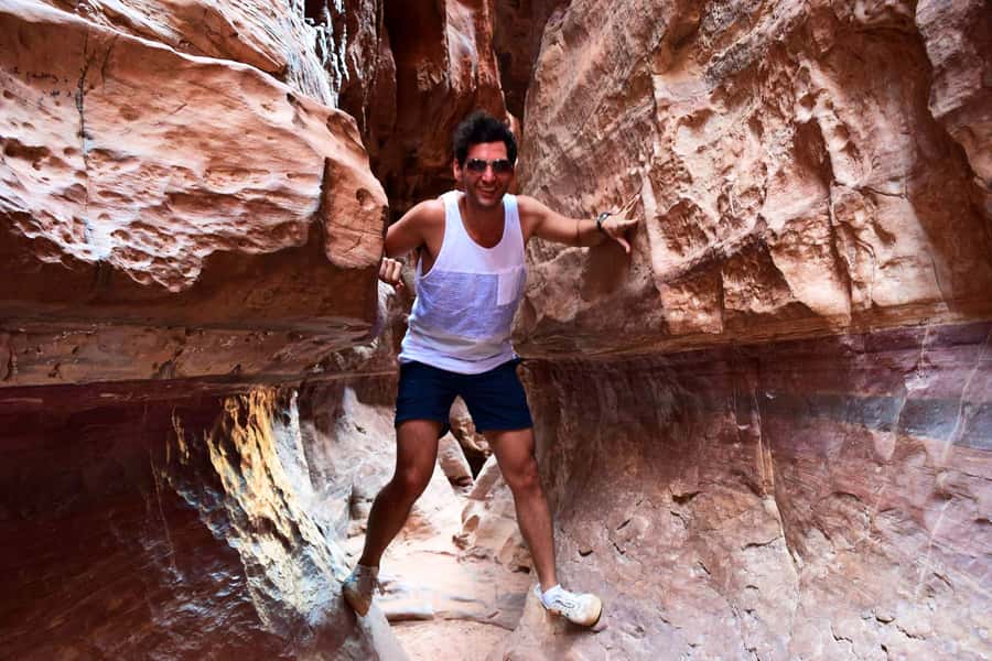 Amman: Petra, Wadi Rum, and Dead Sea 2-Day Tour - The human side of the tour