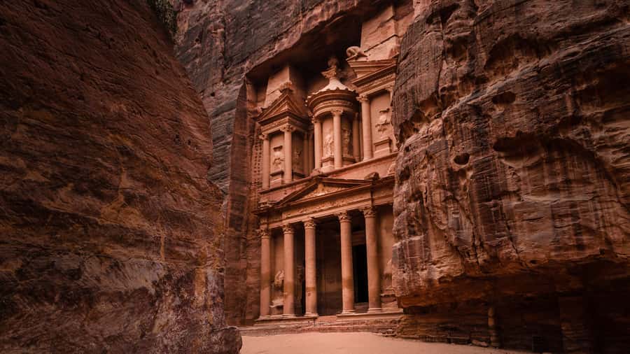 Amman: Private 2-Day Tour to Petra, Wadi Rum & Dead Sea - Returning to Amman after a full day
