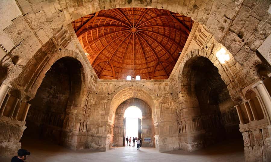 Amman Sightseeing Private Tour with Additional Options - Traditional dress, royal history, and downtown Amman