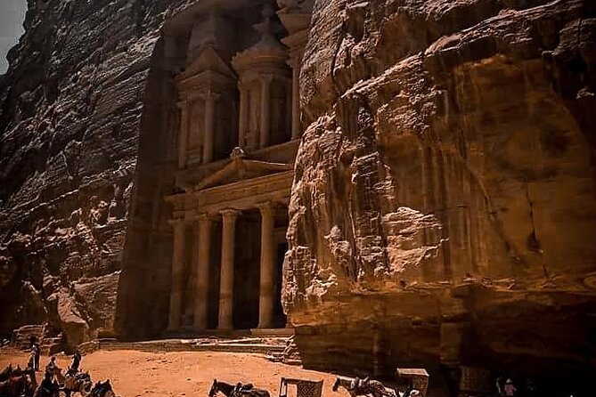Amman to Petra round trip - Entering Petra Through The Siq