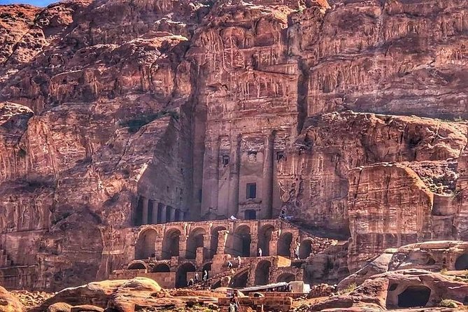 Amman to Petra Round trip Transfer - What the drivers add to the experience