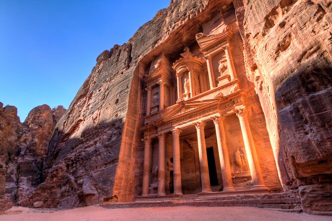 Aqaba Airport Transfer to Petra - The roughly two-hour road to Petra