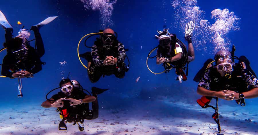 Aqaba Dive Adventure: Explore The Red Sea On A Tour - The first 20 minutes: learning the gear and signals