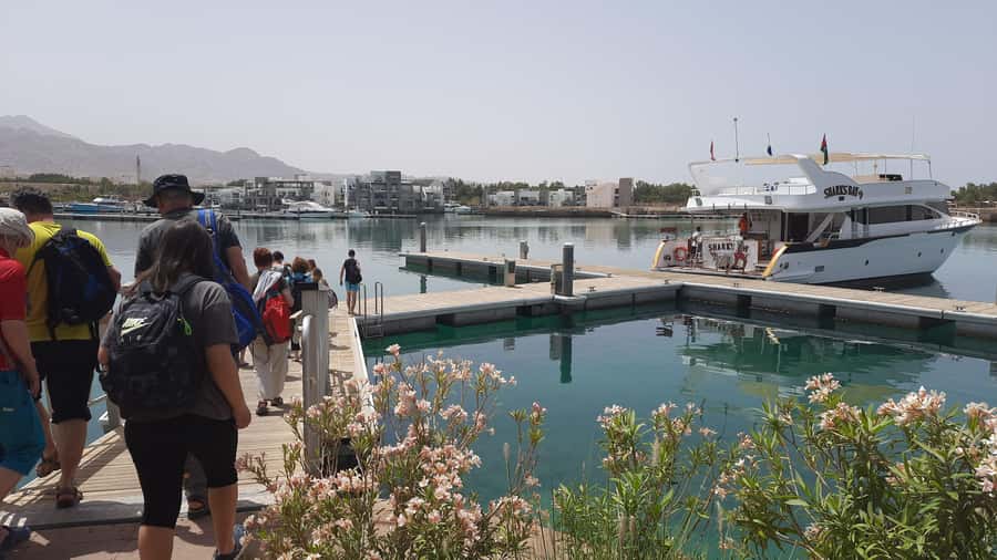 Aqaba: Red Sea Snorkeling Boat Trip with Buffet Lunch - Boat comfort and time between swims
