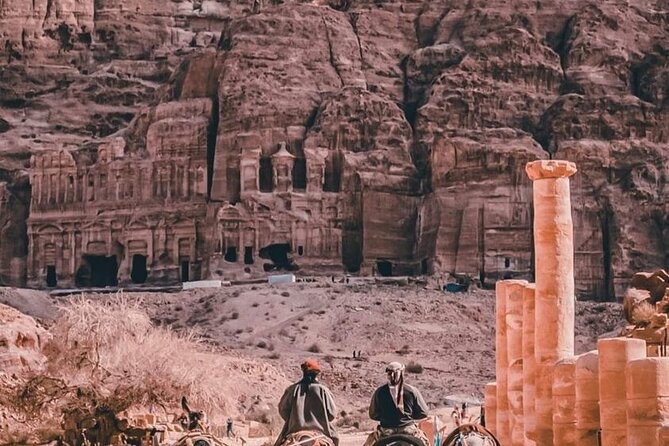 Aqaba Shore Excursion: Private Petra Sightseeing Tour with Lunch - Which guide experience should you expect?