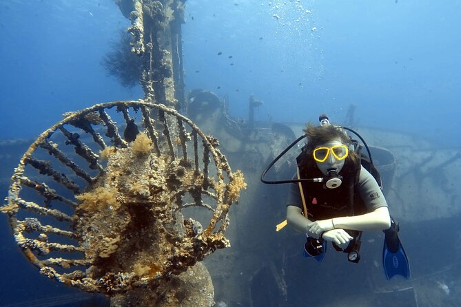 Boat Dive 2 Guided Dives with Lunch Included wreck dive&reef dive - Lunch, drinks, towels, and the practical comforts