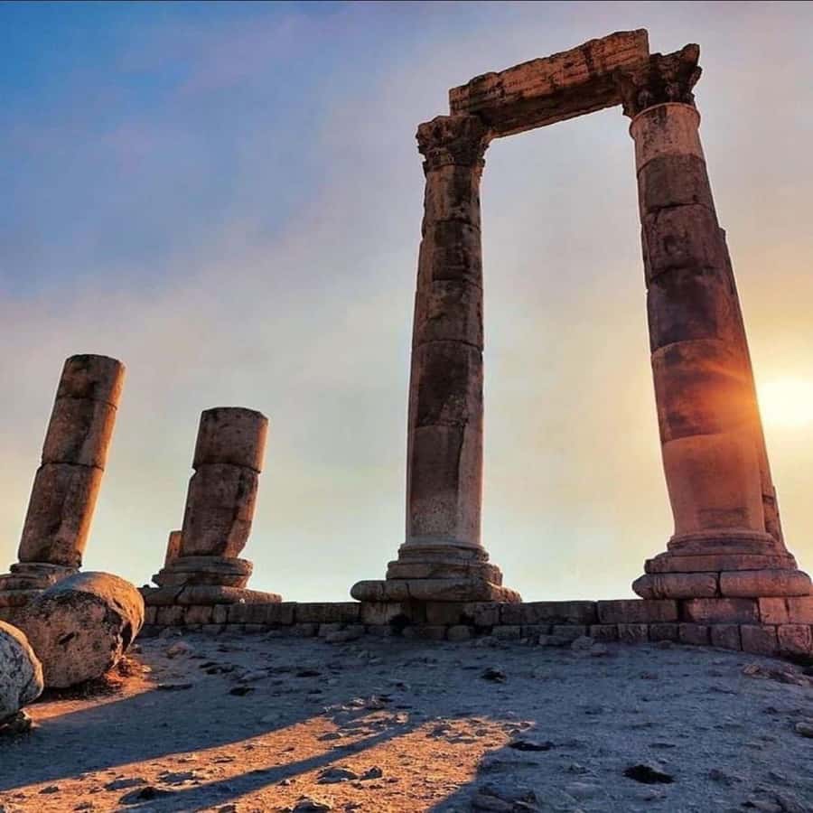 Day Tour Jerash and Amman City Tour From Amman - Walking through Jerash’s Roman streets