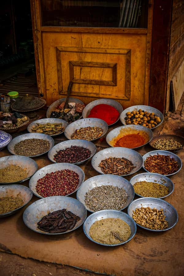 Discover Aqaba in Style: A 3-h City Tour by Car with meal - Local food stops make the tour more personal