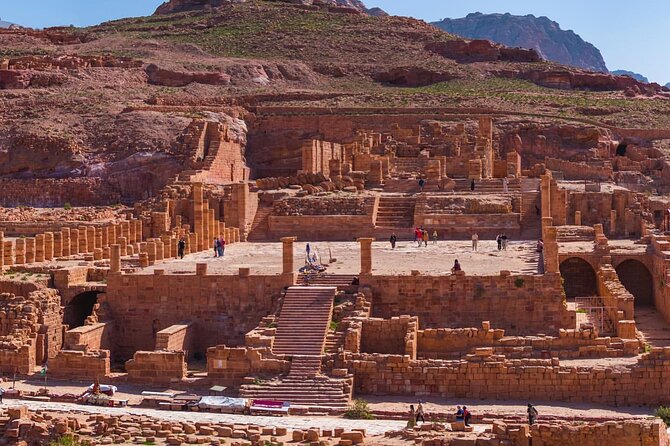 Excursion de Huit Jours à Amman - Jour 4: Little Petra et la grandeur silencieuse de Wadi Rum