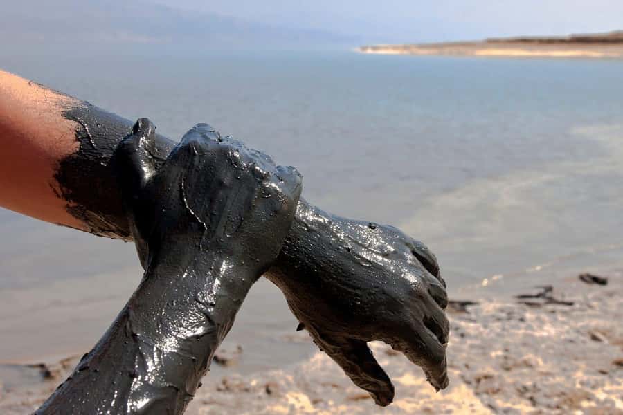 Explore the Dead Sea on a Half-Day Tour From Amman - Arriving at a Dead Sea bathing facility