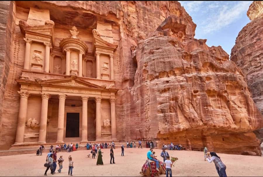 From Amman:Full Day Private Tour To Petra - Entering Petra through the Siq