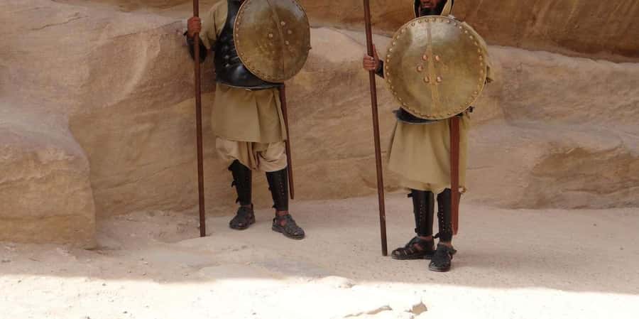 From Amman: Petra & Dead Sea Day Trip - One day, two very different Jordans