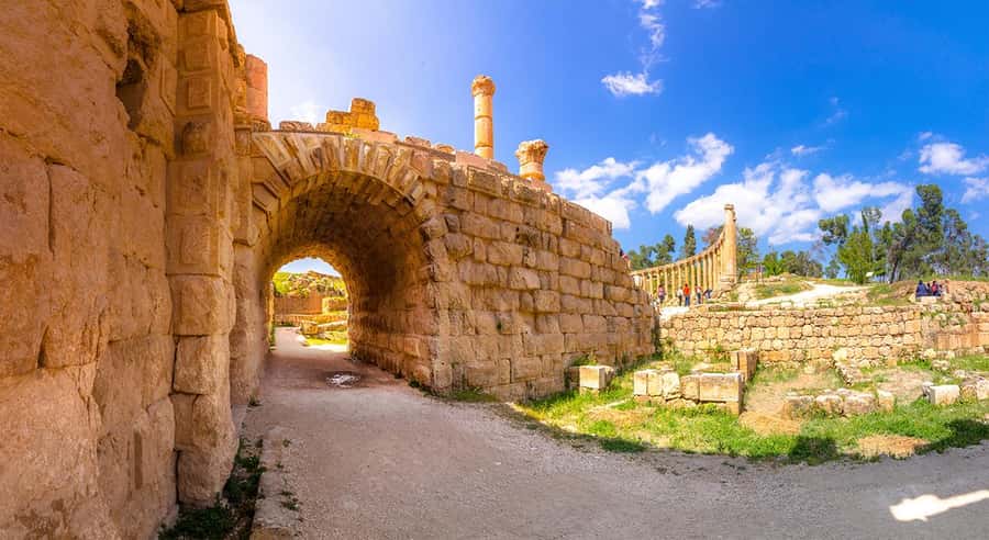 From Amman: Private Half-Day Tour to Jerash - Transport, lunch, and the $106 price