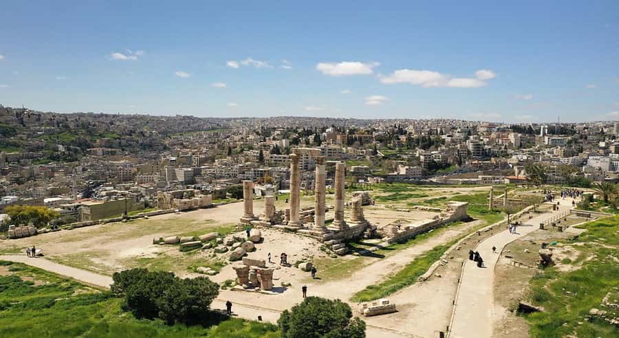 From Amman: Wadi Mujib Siq Trail Private Hiking Tour - Starting at the visitor center and Mujib Bridge