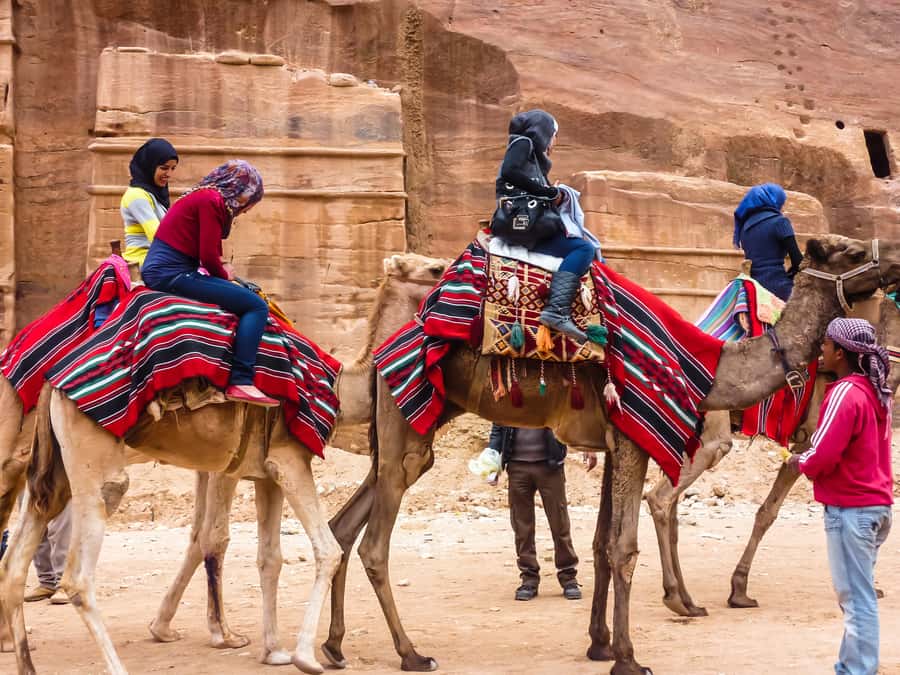From Eilat: Petra Ancient City Tour and Buffet Lunch - Crossing the border from Eilat into Jordan
