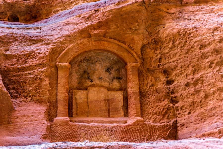 From Eilat: Petra Day Private Tour - Tombs, Facades, Caves, and the Roman Theater