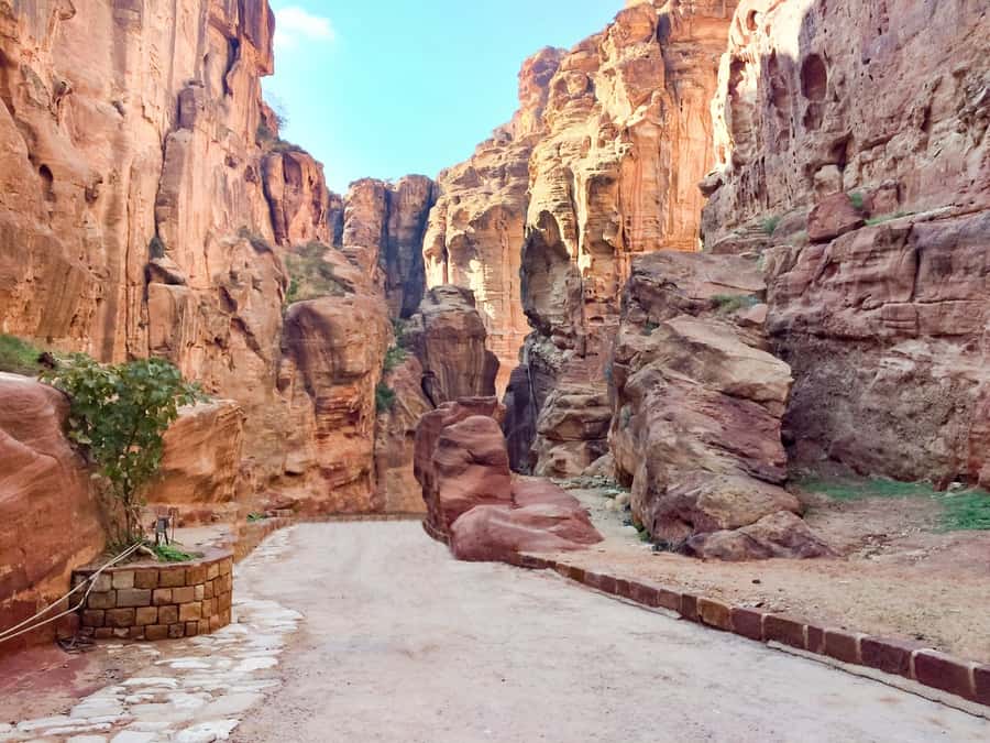 From Tel Aviv: Full-Day Trip to Petra with Roundtrip Flights - Crossing the Arava border into Jordan