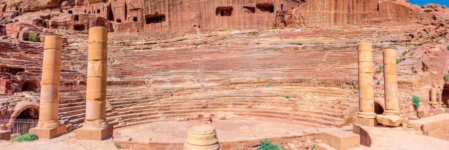 From Tel Aviv: Full-Day Trip to Petra with Roundtrip Flights - Seeing the Treasury, tombs, and theater