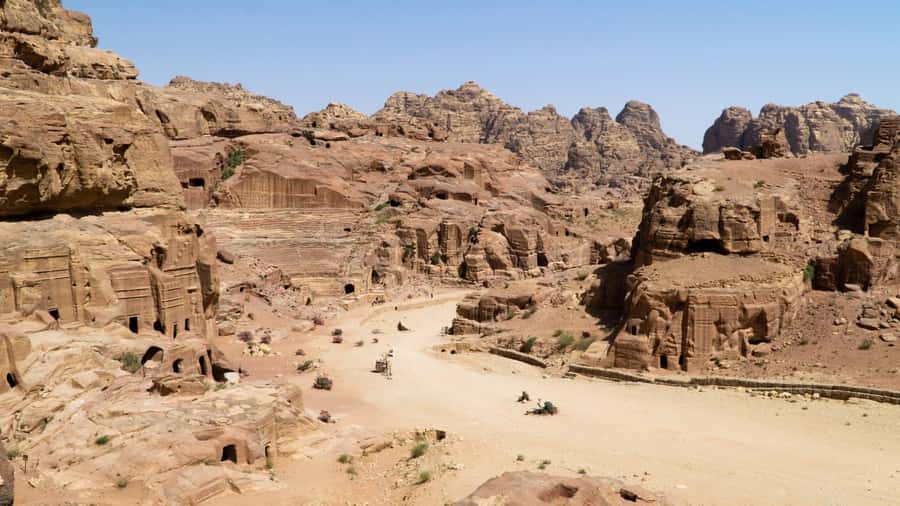 From Tel Aviv: Full-Day Trip to Petra with Roundtrip Flights - The return road and Wadi Rum views