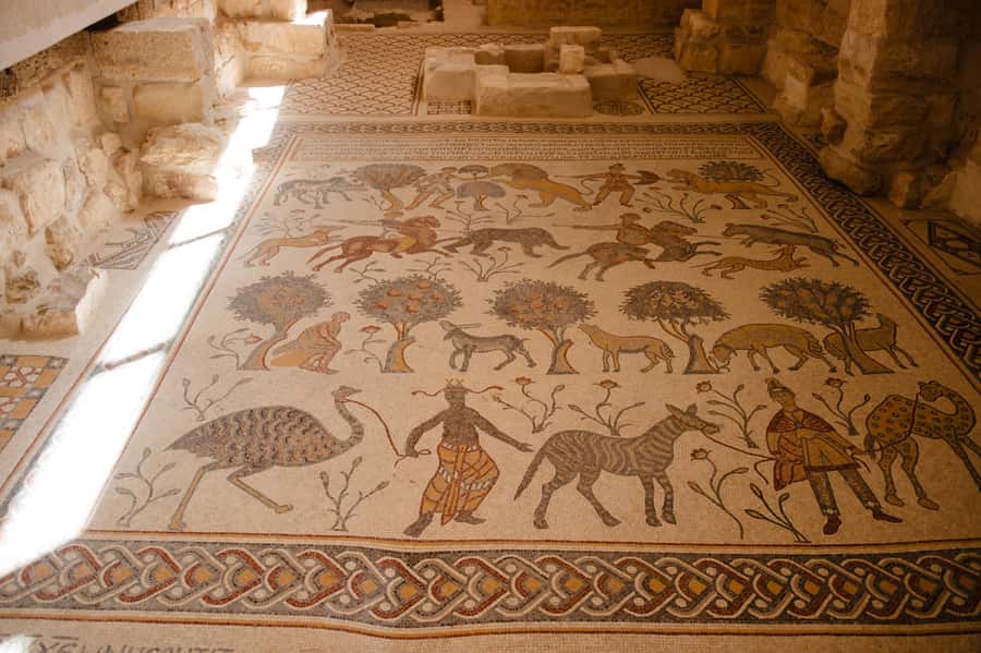 From Tel Aviv: Petra 2-Day Tour - Leaving Tel Aviv and crossing at Allenby