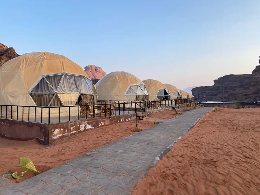 From Tel Aviv: Petra & Wadi Rum Glamping 2-Day Tour - Wadi Rum by Jeep, from rock pillars to sunset
