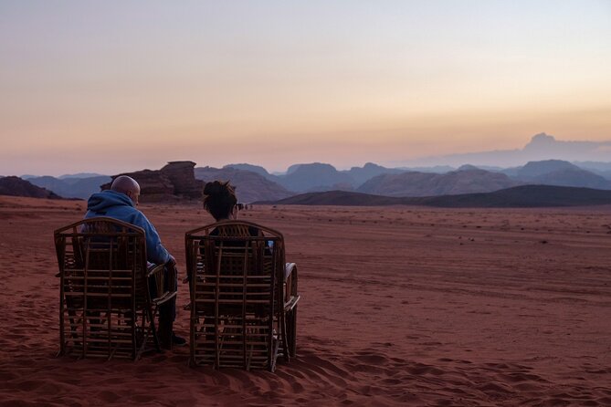 Full Day Jeep Tour in Wadi Rum (incl. Bedouin picnic lunch) - A freshly prepared Bedouin lunch in the desert