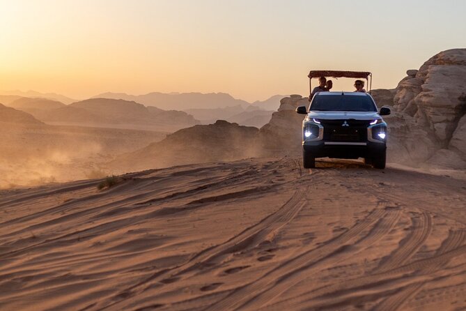 Full Day Jeep Tour + Night Under the Stars - A fire-cooked lunch in the open desert