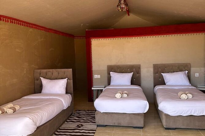 Full-Day Jeep Tour & Sleep in Luxury Tent with private Bathroom - Walking the Al Ramal red dune