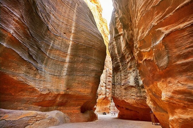 Full Day Petra and Wadi Rum Tour from Amman - Lunch during the Petra visit