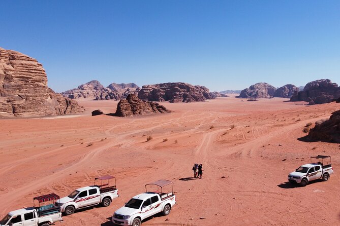 Full Day Private Jeep Tour in Wadi Rum - Khazali Canyon and ancient inscriptions