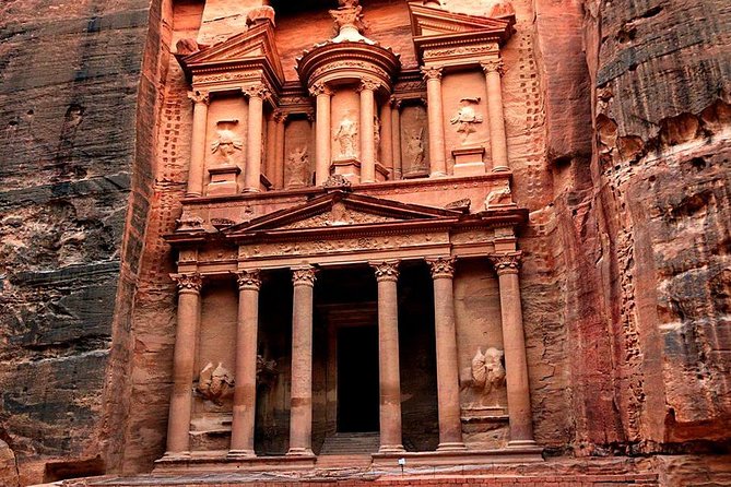 Full-Day Private Trip To Petra, Wadi Rum - Guide or independent walk in Petra?