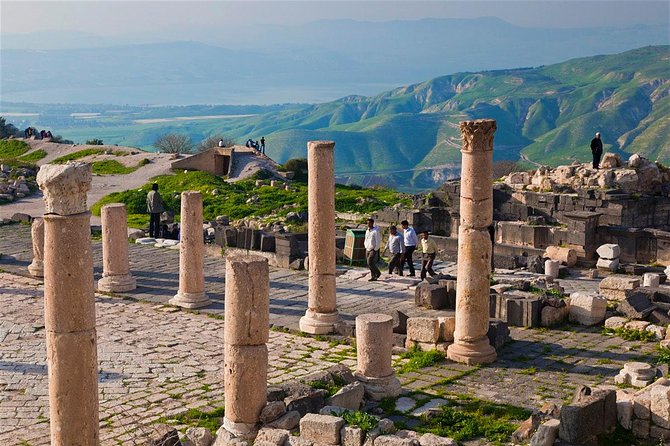Full-Day Tour: Umm Qais, Jerash, and Ajloun from Amman - Guides, entrance fees, and how to manage the extras