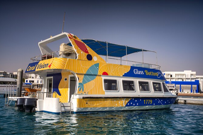 Glass-Bottom Boat 2-hours Tour and Coral-Reef Viewing from Aqaba - Free drinks and a lively boat atmosphere