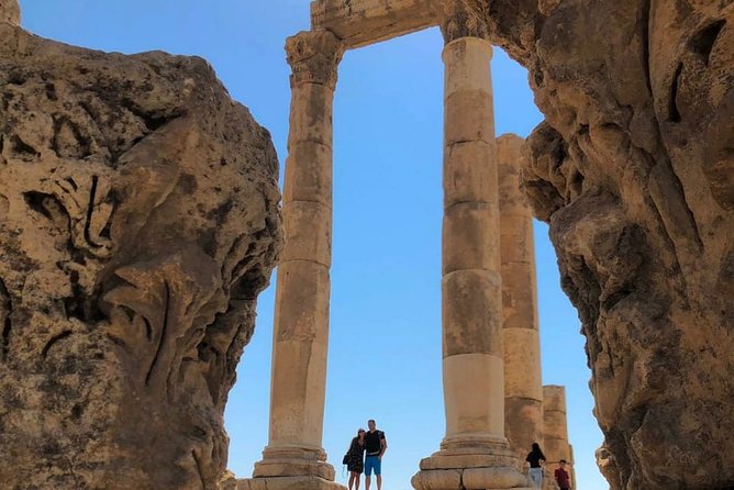 Guided Tour Jerash and Amman with light lunch - The return to Amman and a falafel lunch