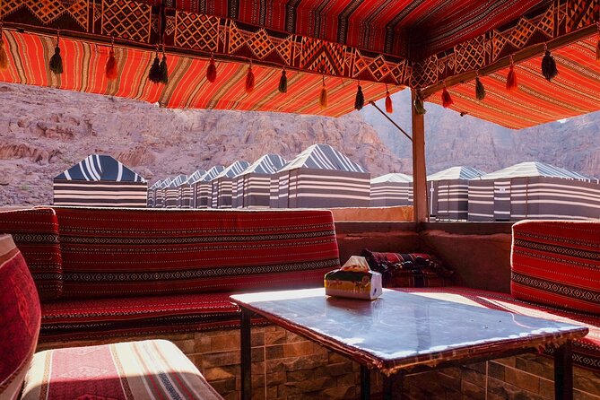 Half day Jeep Tour in Wadi Rum incl. water and Bedouin tea - Sunset at Um Sabatah and the value of timing