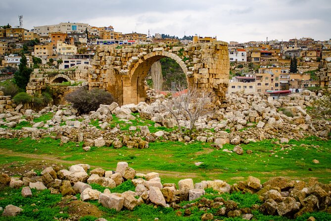 Jerash Half-Day Trip from Amman - Walking across the Oval Plaza