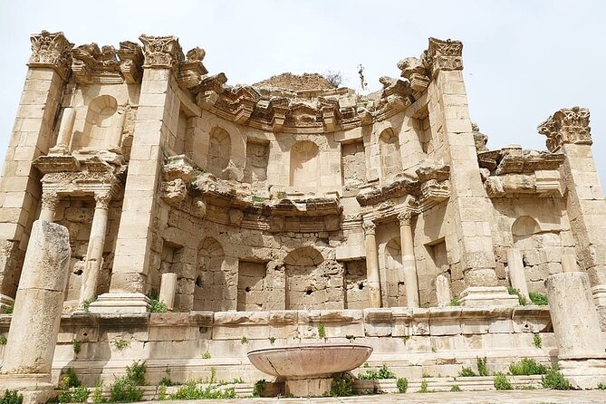 Jerash Sightseeing transportation from Amman - Seeing the Temple of Artemis
