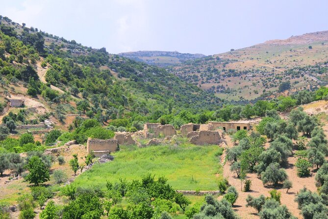 Jerash Umm Qais & Ajloun Castle Tour - Wi-Fi, air conditioning, and the long road between stops