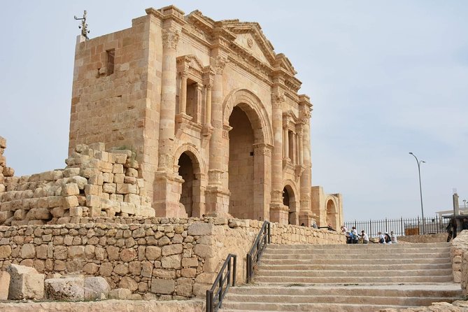 Jordan Private Driver Services | The Jordanian Mappers - A private car makes Jordan much easier